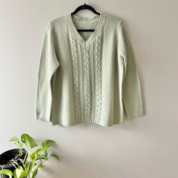 VINTAGE SAGE GREEN SWEATER - Picture 1 of 3